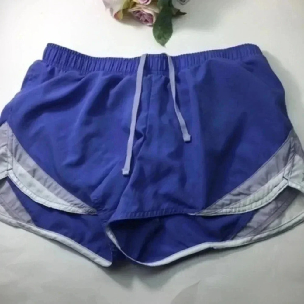 old navy ladies shorts. S
